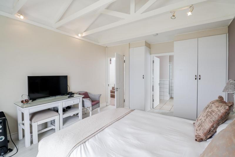 To Let 4 Bedroom Property for Rent in Pinnacle Point Golf Estate Western Cape